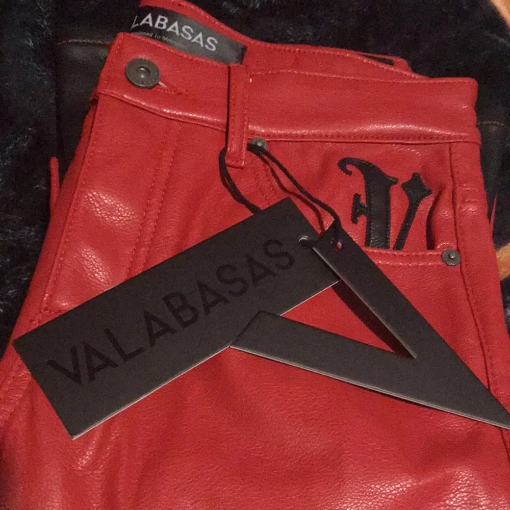 NWT MEN’S VALABASAS STACKED "ALI" RED BLACK LEATHER PANTS SIZE 30 - Picture 8 of 13
